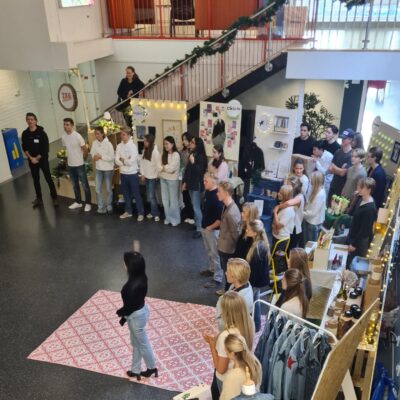 Guldbiljetter till Täby Enskildas UF-företag